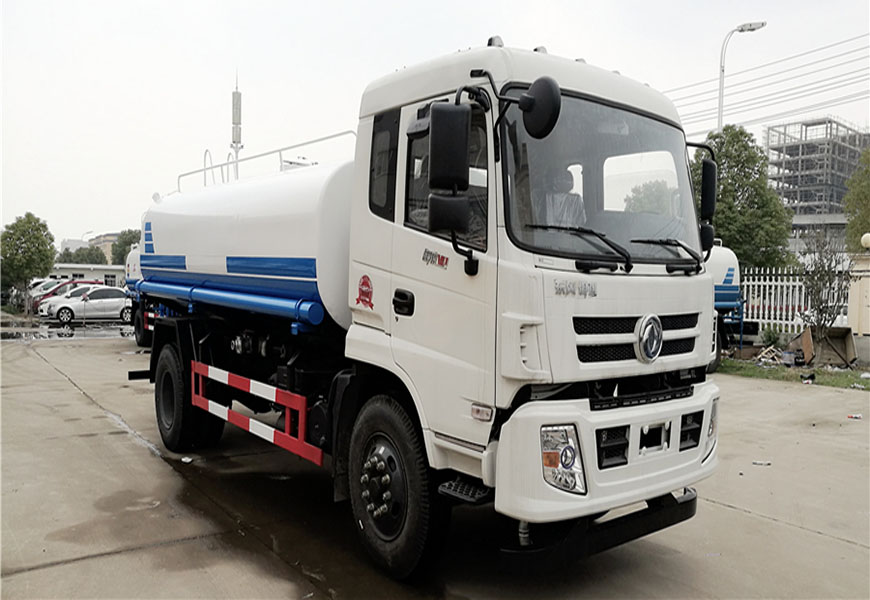 东风御虎D913洒水车